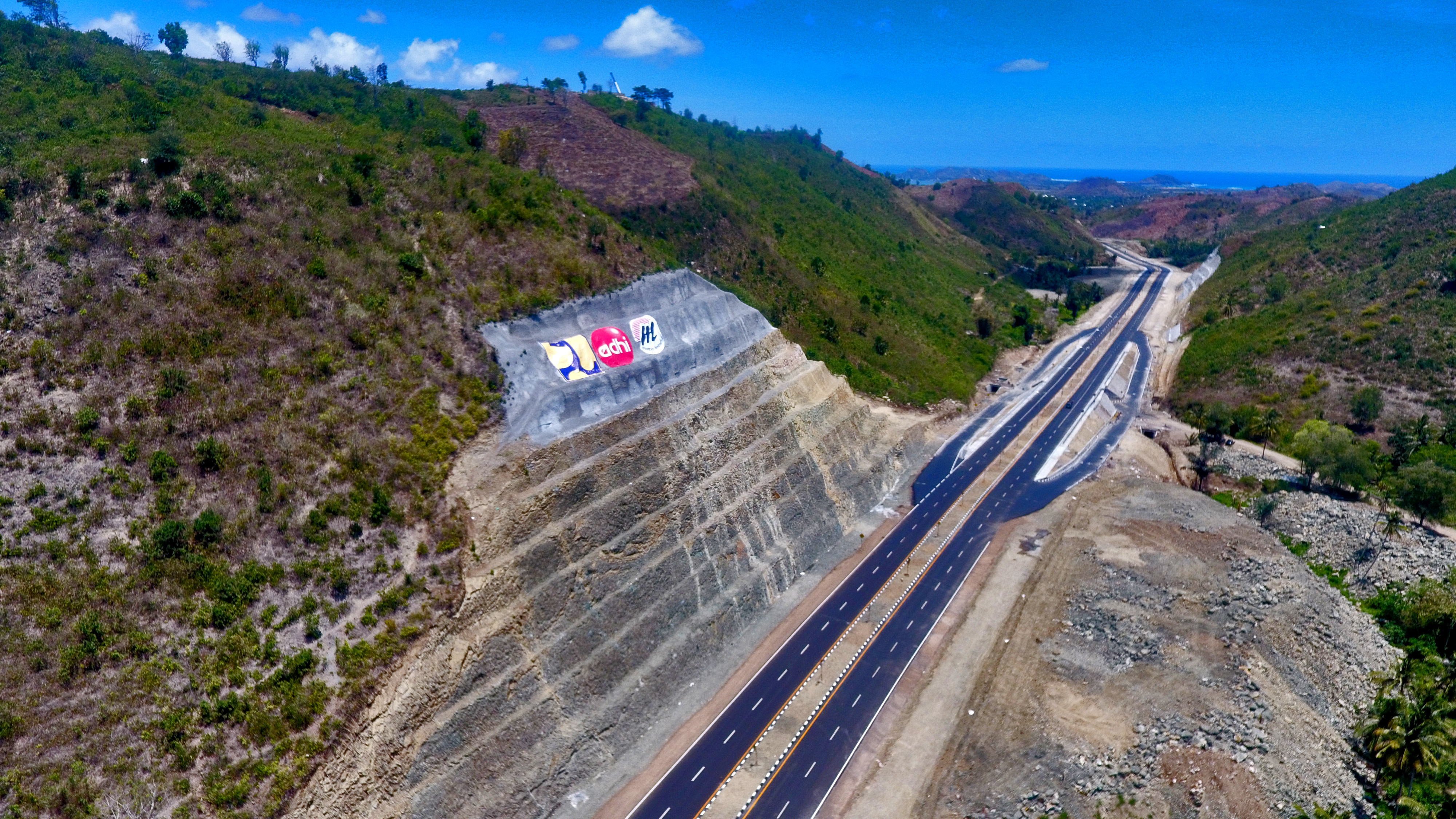 PERUBAHAN DINDING PENAHAN TANAH BETON (RETAINING WALL FC’ <span class="highlight">2</span>0 MPA) MENJADI DINDING TURAP BETON PRECAST (CCSP) SEBAGAI PENUNJANG AKSES KAWASAN MANDALIKA